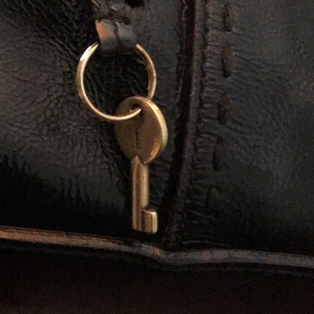 YSL Saint Laurent Muse Black Leather Shoulder Bag w/ COA & Key - Picture 4 of 16